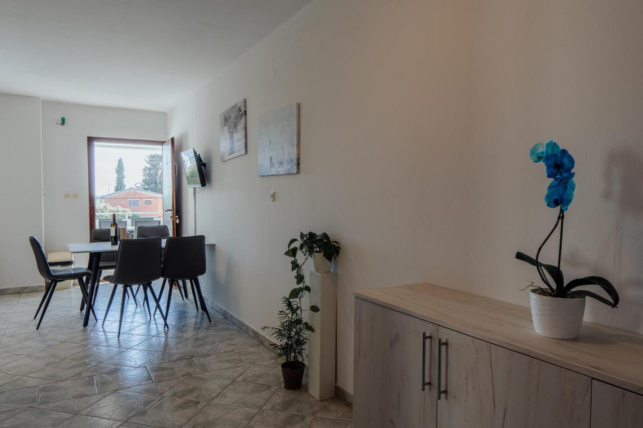 Apartmani Jaman Врси Стая снимка
